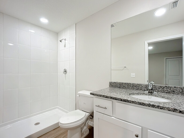 More Photos Of 9556 Hood Rd, Jacksonville Apartments For Sale