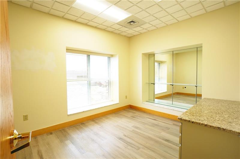 More Photos Of 10431 Perry Hwy, Wexford Office For Sale