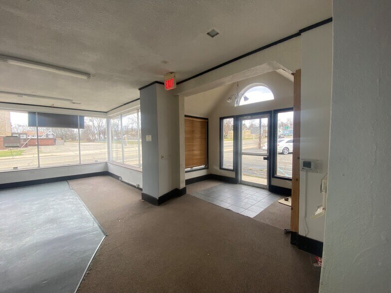More Photos Of 492 Capital Ave SW, Battle Creek Freestanding For Sale
