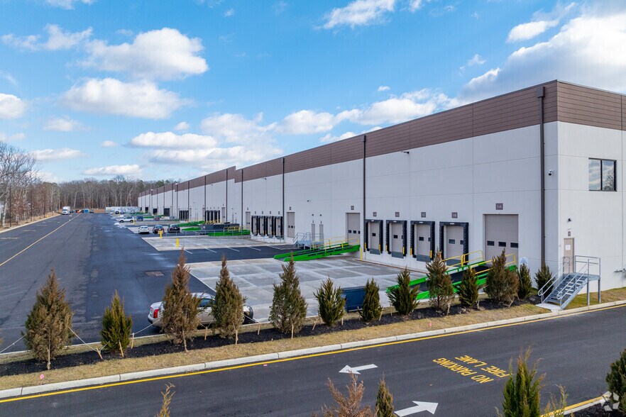 More Photos Of 1863 Lakewood Rd, Toms River Distribution For Lease