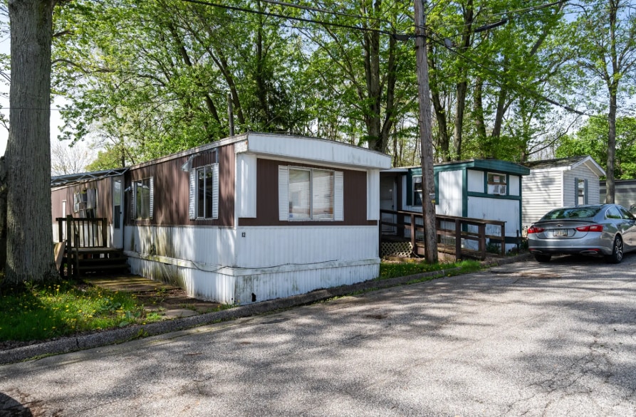 More Photos Of 140 Thomas Rd S, Tallmadge Manufactured Housing Mobile Home Park For Sale