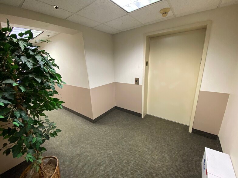 More Photos Of 4 Northwestern Dr, Bloomfield Medical For Lease
