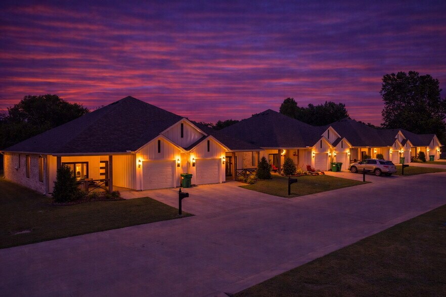 More Photos Of 1010 Lovers Lane ln, Perkins Apartments For Sale