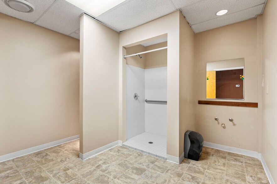 More Photos Of 4 Corwin Ct, Newburgh Medical For Sale