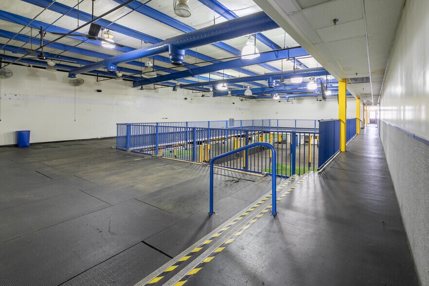 More Photos Of 450 State Route 34, Old Bridge Light Distribution For Sale