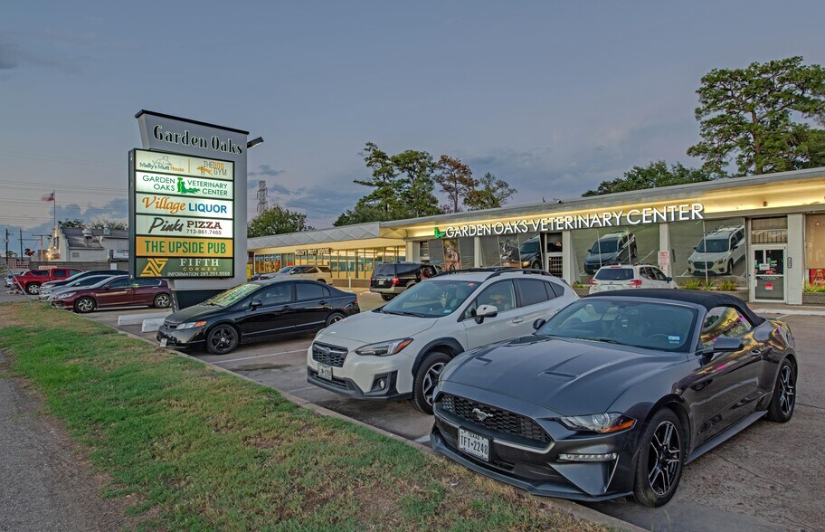 More Photos Of 3402-3412 N Shepherd Dr, Houston Storefront For Sale