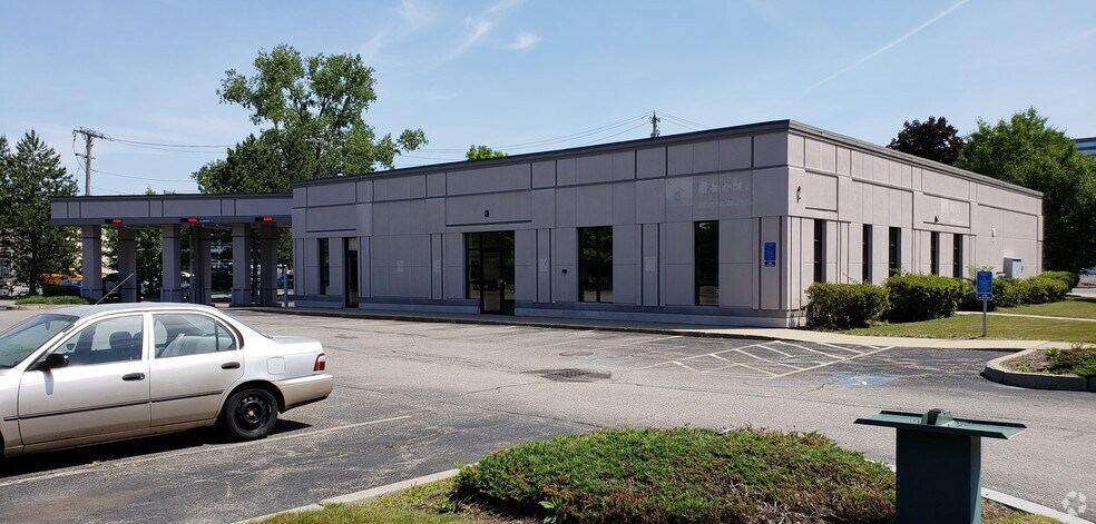 Primary Photo Of 305 Second Ave, Waltham Bank For Lease