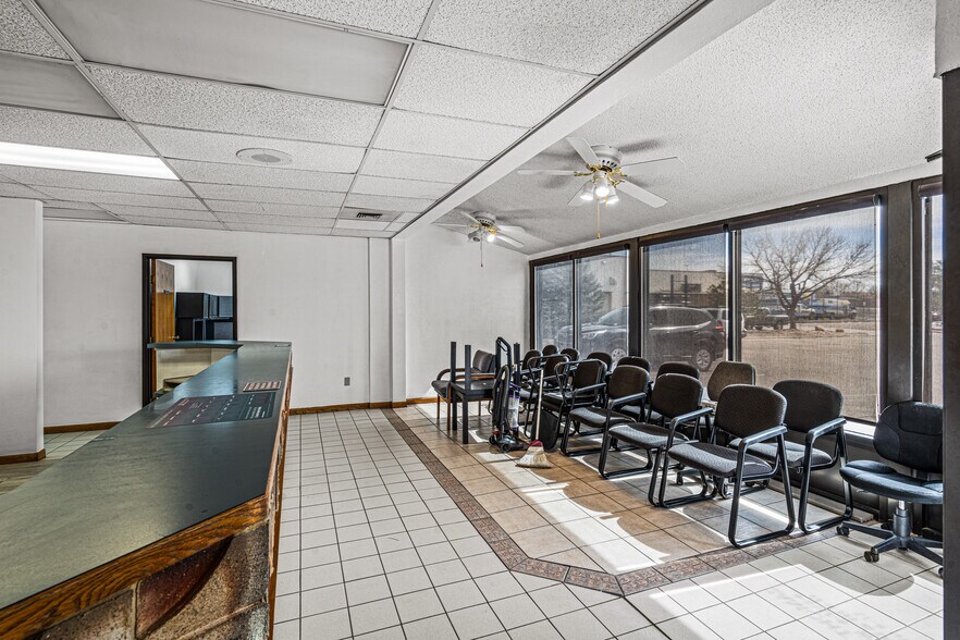 More Photos Of 725 Desert Flower Blvd, Pueblo Office For Sale