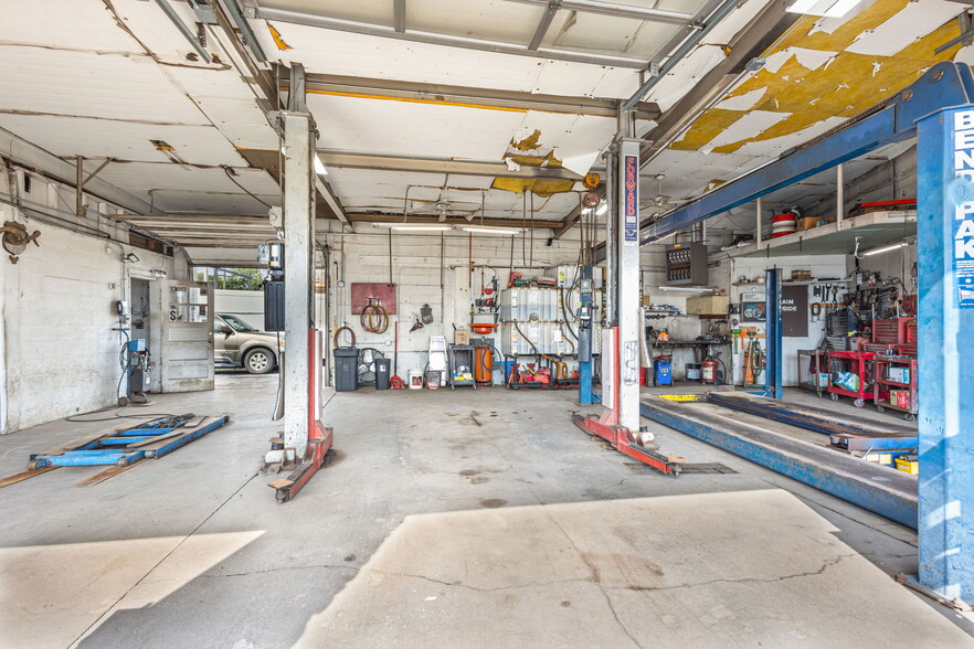 More Photos Of 9800 W Belmont Ave, Franklin Park Auto Repair For Sale