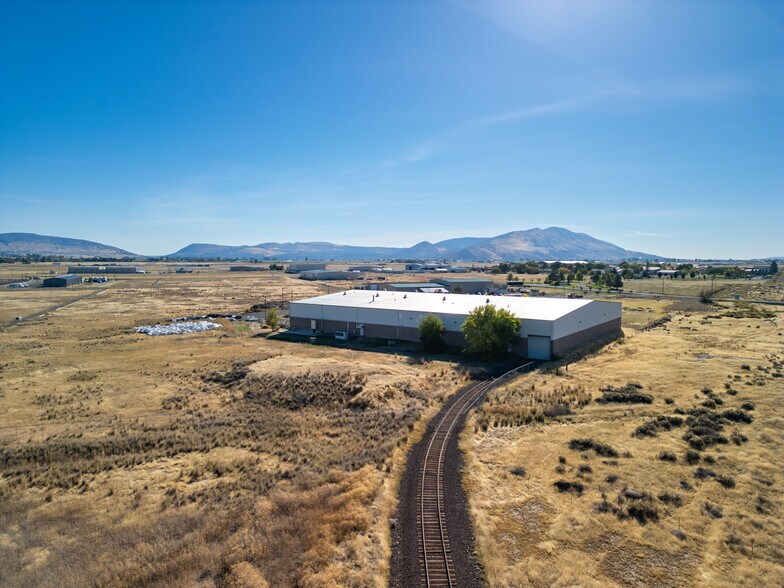 More Photos Of 6450 Swan Ct, Klamath Falls Manufacturing For Sale
