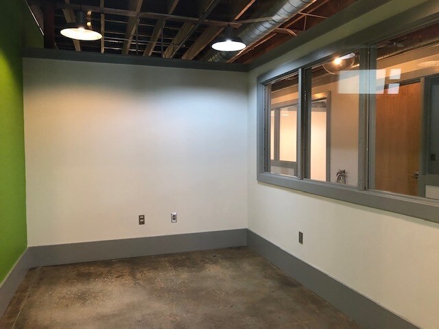 More Photos Of 624-626 New Bridge St, Jacksonville Storefront Retail Office For Lease