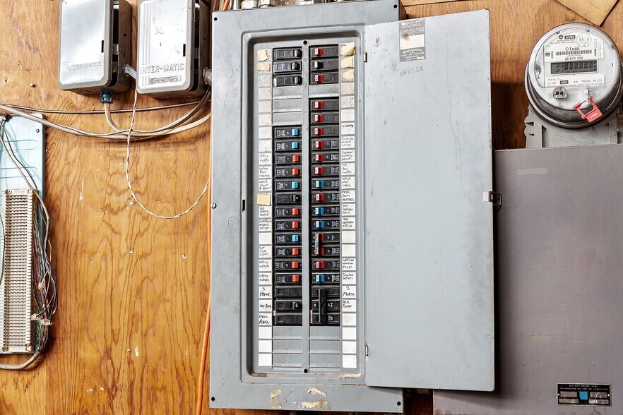 More Photos Of 359 Summer St, Fitchburg Storefront For Sale