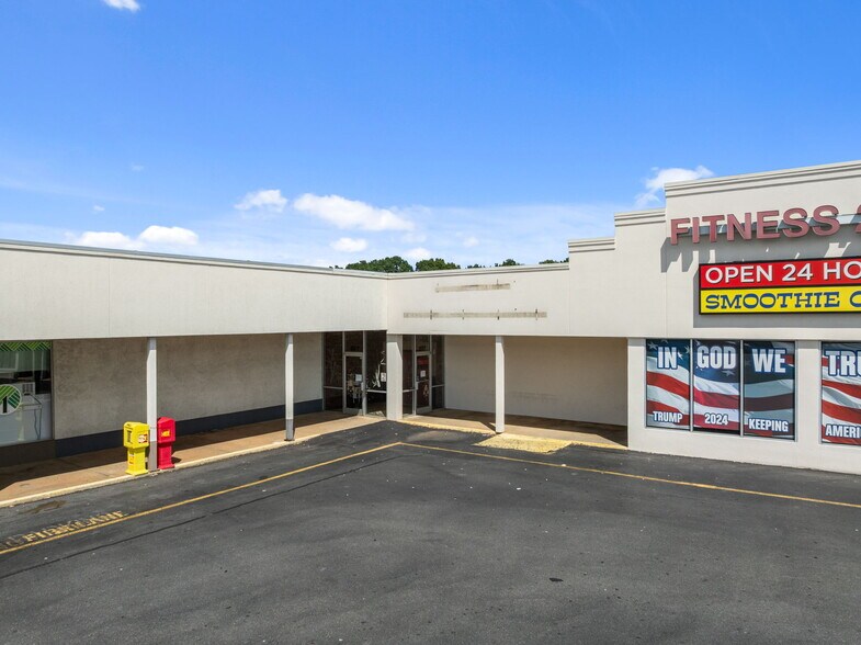 More Photos Of 607 S Main St, King Department Store For Lease