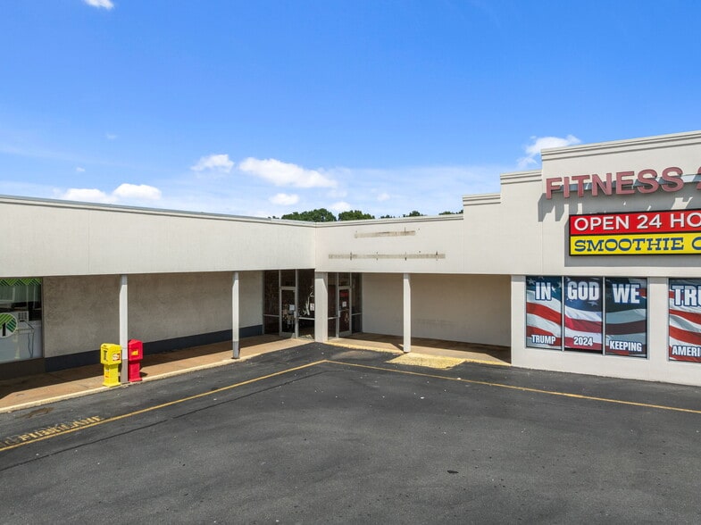 More Photos Of 607 S Main St, King Department Store For Lease