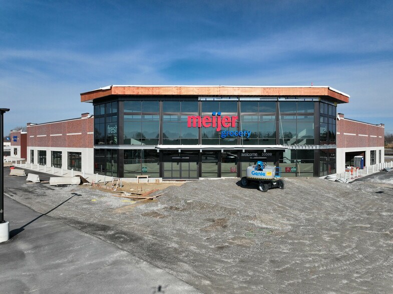 Primary Photo Of 33462 7 Mile Rd, Livonia Supermarket For Sale