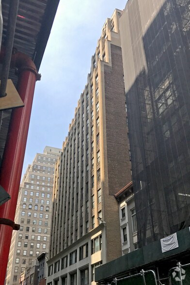 More Photos Of 49 W 37th St, New York Office For Lease