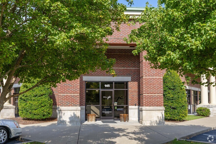 More Photos Of 615 Bakers Bridge Ave, Franklin Storefront For Lease