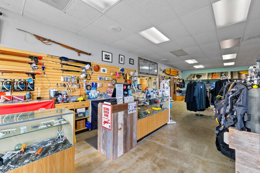 More Photos Of 2112 Armory Dr, Santa Rosa Freestanding For Sale