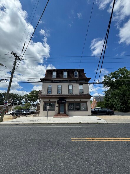 Primary Photo Of 8 N Broadway, Pitman Medical For Lease