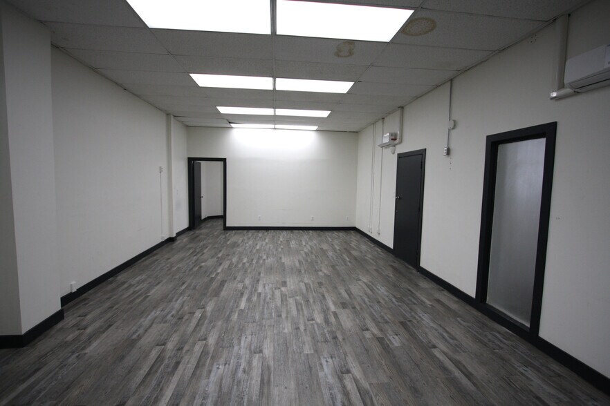More Photos Of 160 W 33rd St, Los Angeles Warehouse For Lease