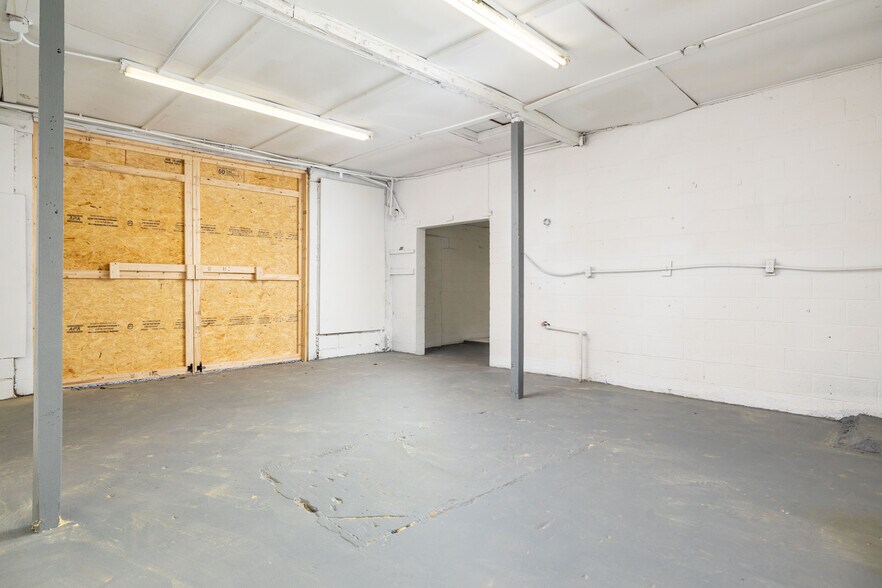 More Photos Of 2336 Old Knoxville Pike, Maryville Light Manufacturing For Sale