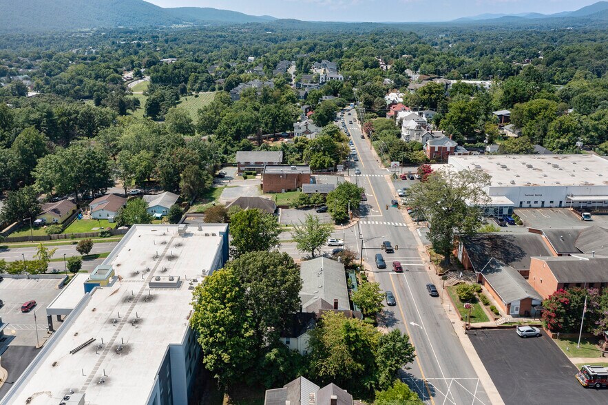 More Photos Of 218 Ridge St, Charlottesville Specialty For Sale