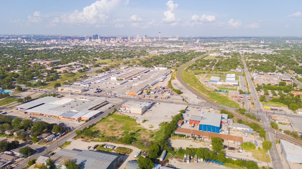 More Photos Of 1625 S Zarzamora St, San Antonio Land For Lease