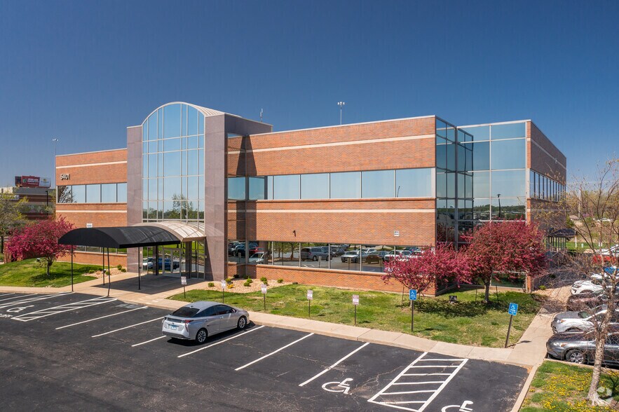 More Photos Of 5401 Veterans Memorial Pky, Saint Peters Office For Lease