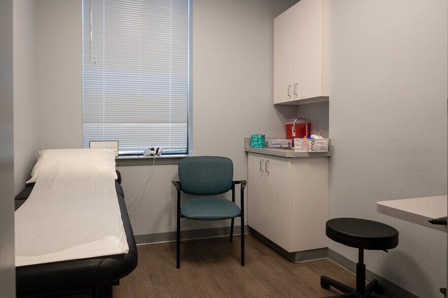 More Photos Of 571 Main St, Weymouth Medical For Lease