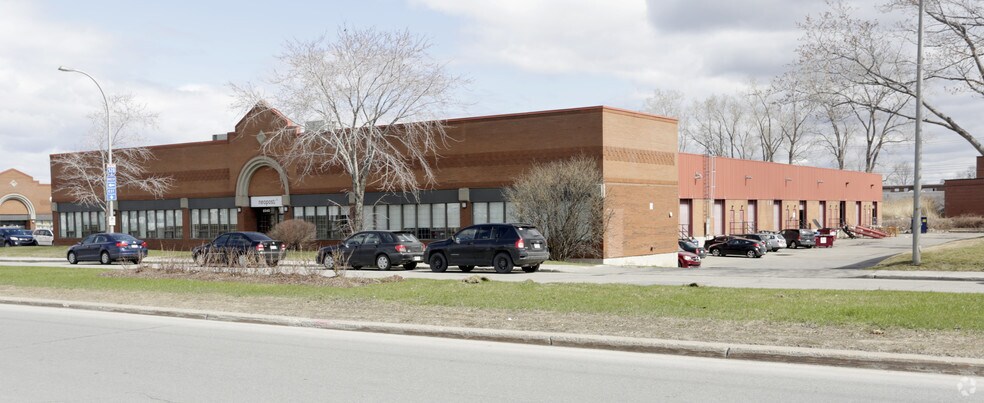 More Photos Of 8545-8579 Ch Dalton, Mt Royal Warehouse For Lease