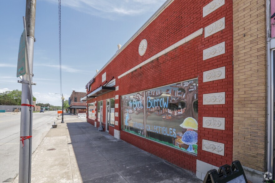 More Photos Of 140 E Main St, Pawhuska General Retail For Sale