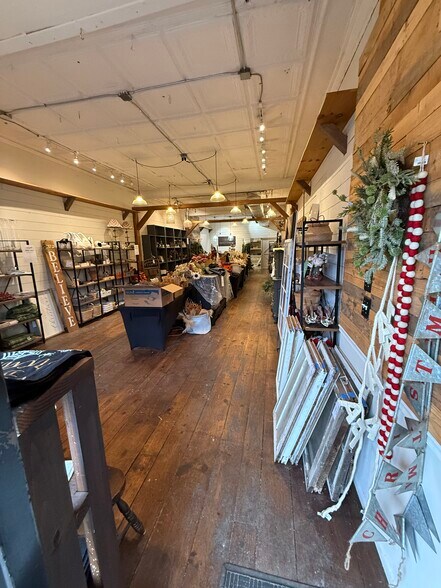 More Photos Of 2704 Grand Ave, Bellmore Storefront Retail Office For Lease