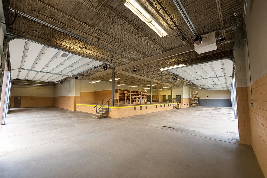 More Photos Of 900 Kraft Dr SE, Melrose Light Distribution For Lease