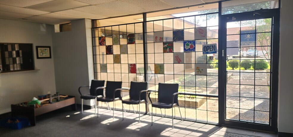 More Photos Of 1416 Campbell Rd, Houston Medical For Lease