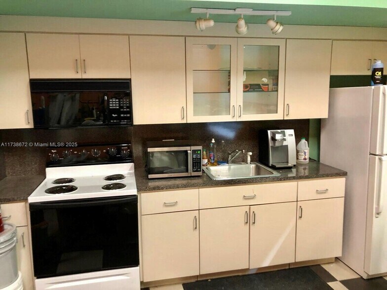 More Photos Of 1751 W 39th Pl, Hialeah Light Distribution For Sale