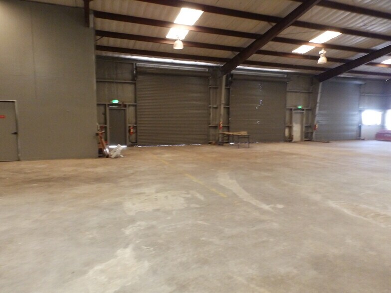 More Photos Of 2005 Tile Factory Rd, Palestine Manufacturing For Lease