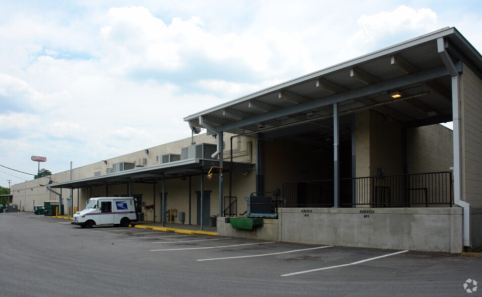 More Photos Of 2002-2012 Lee Hwy, Bristol Unknown For Lease