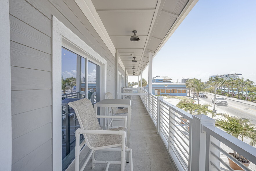 More Photos Of 1161-1165 Estero Blvd, Fort Myers Storefront Retail Residential For Sale