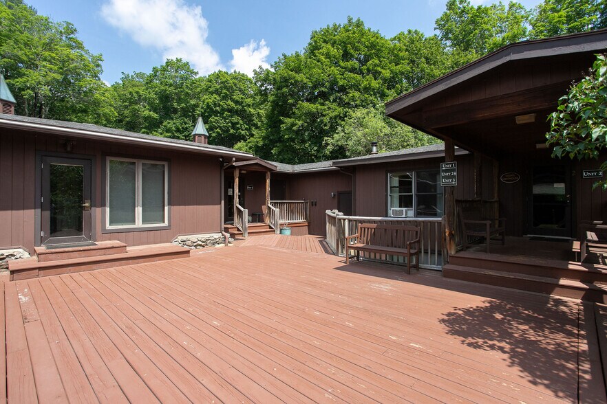 More Photos Of 2049 S Undermountain Rd, Sheffield Schools For Sale