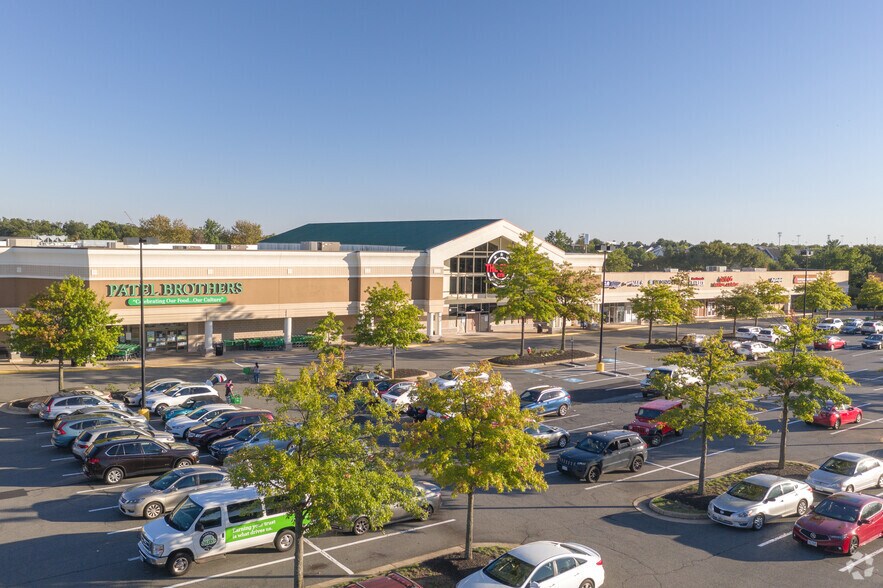 More Photos Of 43761-43781 Parkhurst Plz, Ashburn General Retail For Lease
