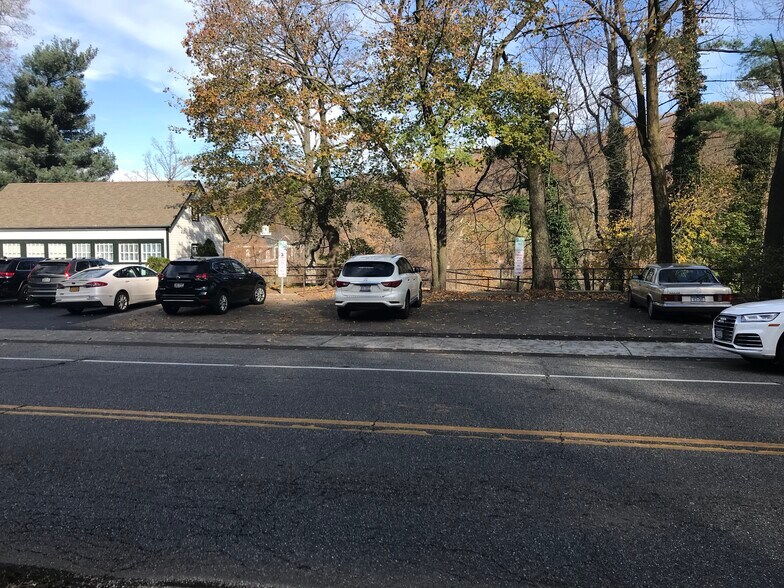 More Photos Of 153 Main St, Roslyn Medical For Lease