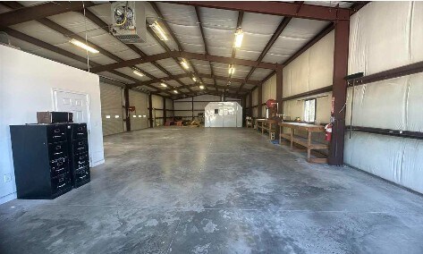 More Photos Of 527 Cheraw St, Bennettsville Distribution For Sale