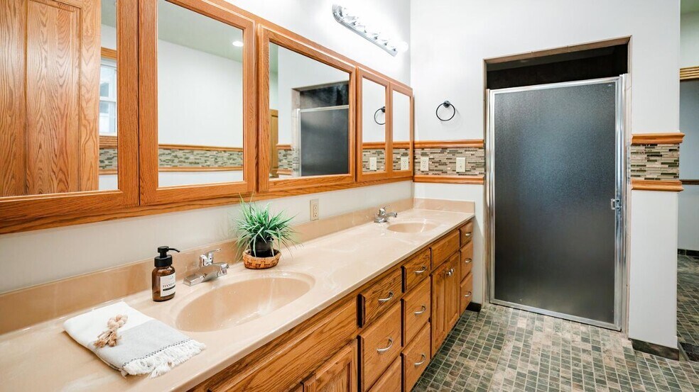 More Photos Of 352 MO-245, Dadeville Horse Stables For Sale