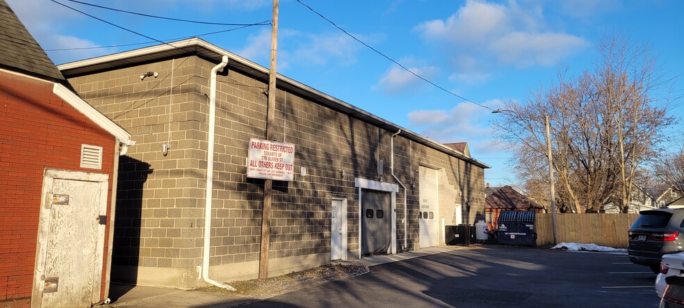 Primary Photo Of 775 Oliver St, North Tonawanda Light Distribution For Sale