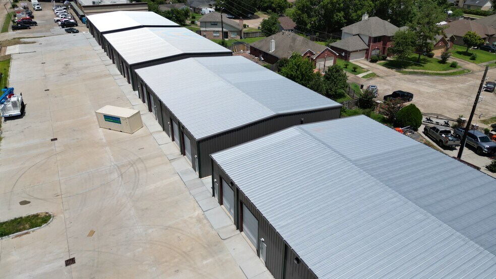 More Photos Of 14940 Beechnut st, Houston Unknown For Lease