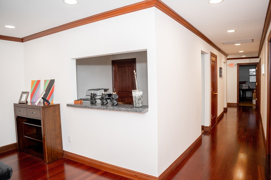 More Photos Of 112-120 US Highway 1, Tequesta Medical For Sale