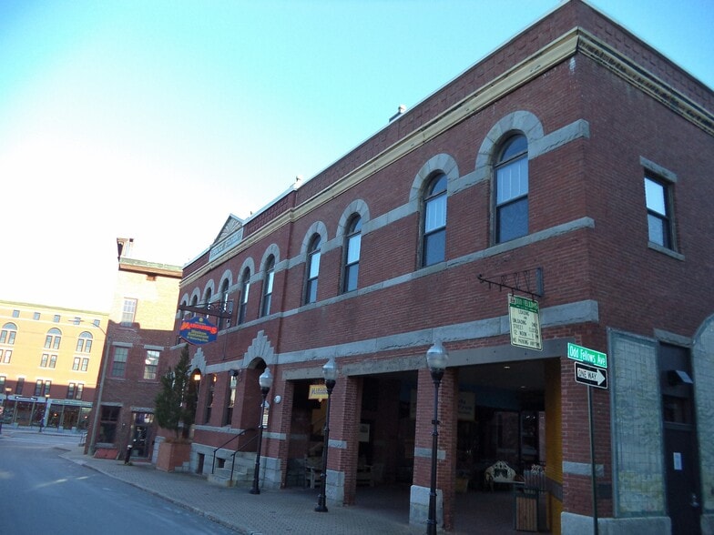 More Photos Of 5 Warren St, Concord Storefront Retail Office For Sale