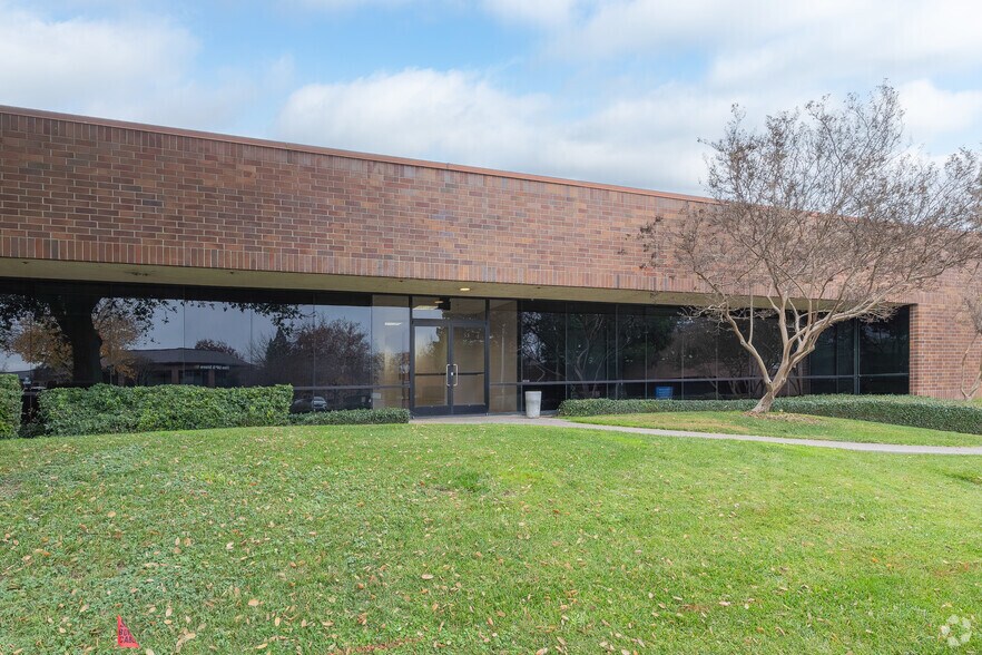 More Photos Of 11231 Gold Express Dr, Gold River Loft Creative Space For Lease