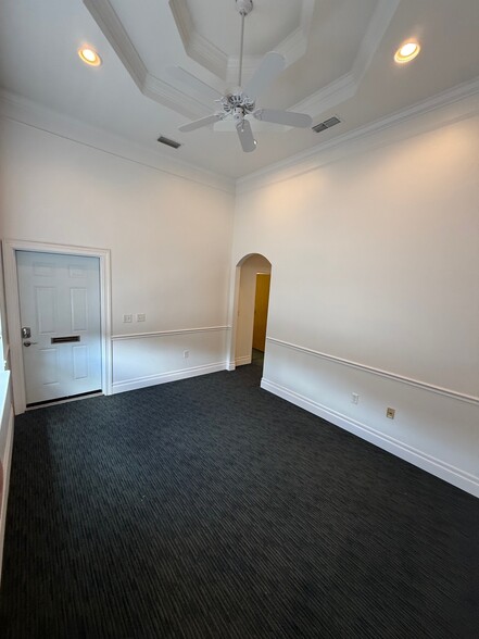 More Photos Of 8825 Perimeter Park Blvd, Jacksonville Medical For Lease