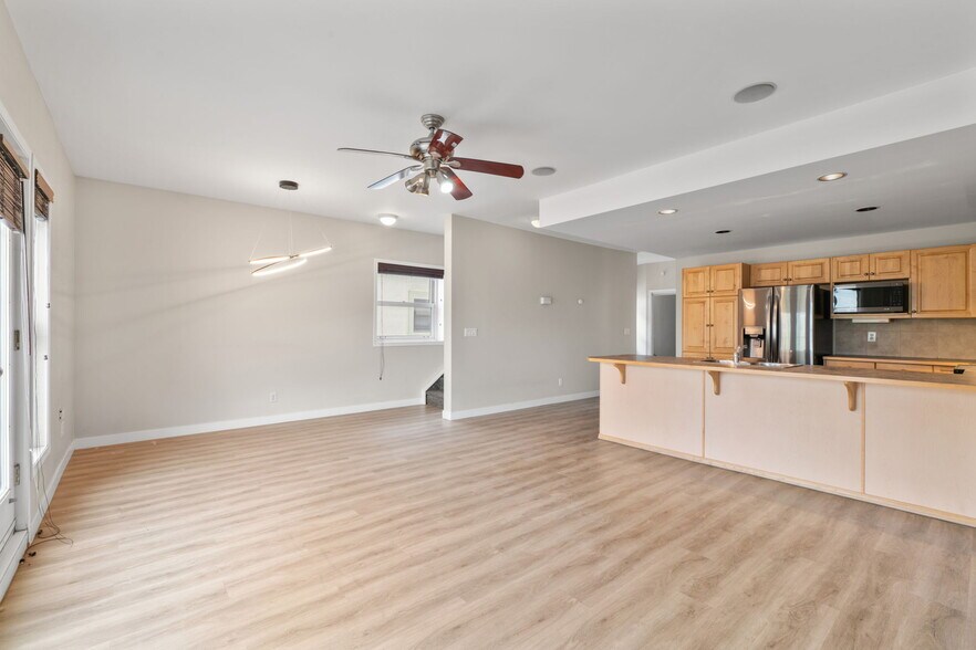 More Photos Of 1922 9th Ave SE, Calgary Storefront Retail Residential For Sale